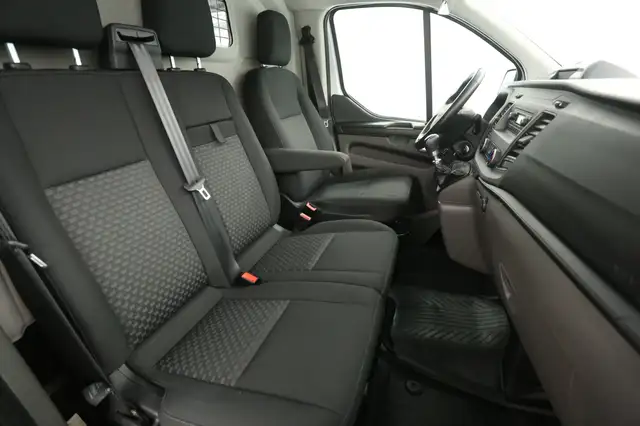 Ford Transit Custom view 10