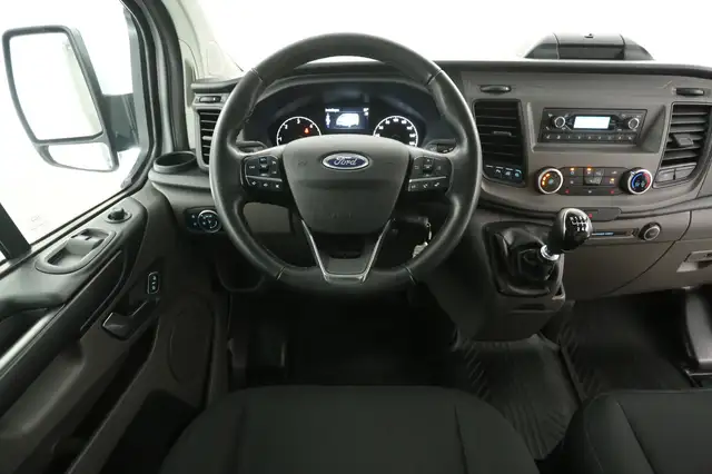 Ford Transit Custom view 2