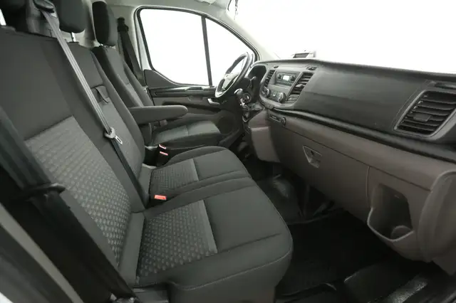 Ford Transit Custom view 22