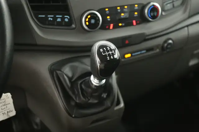 Ford Transit Custom view 18