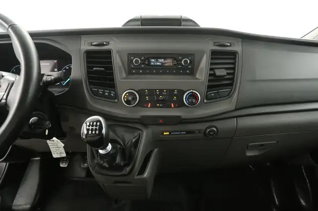 Ford Transit Custom view 11