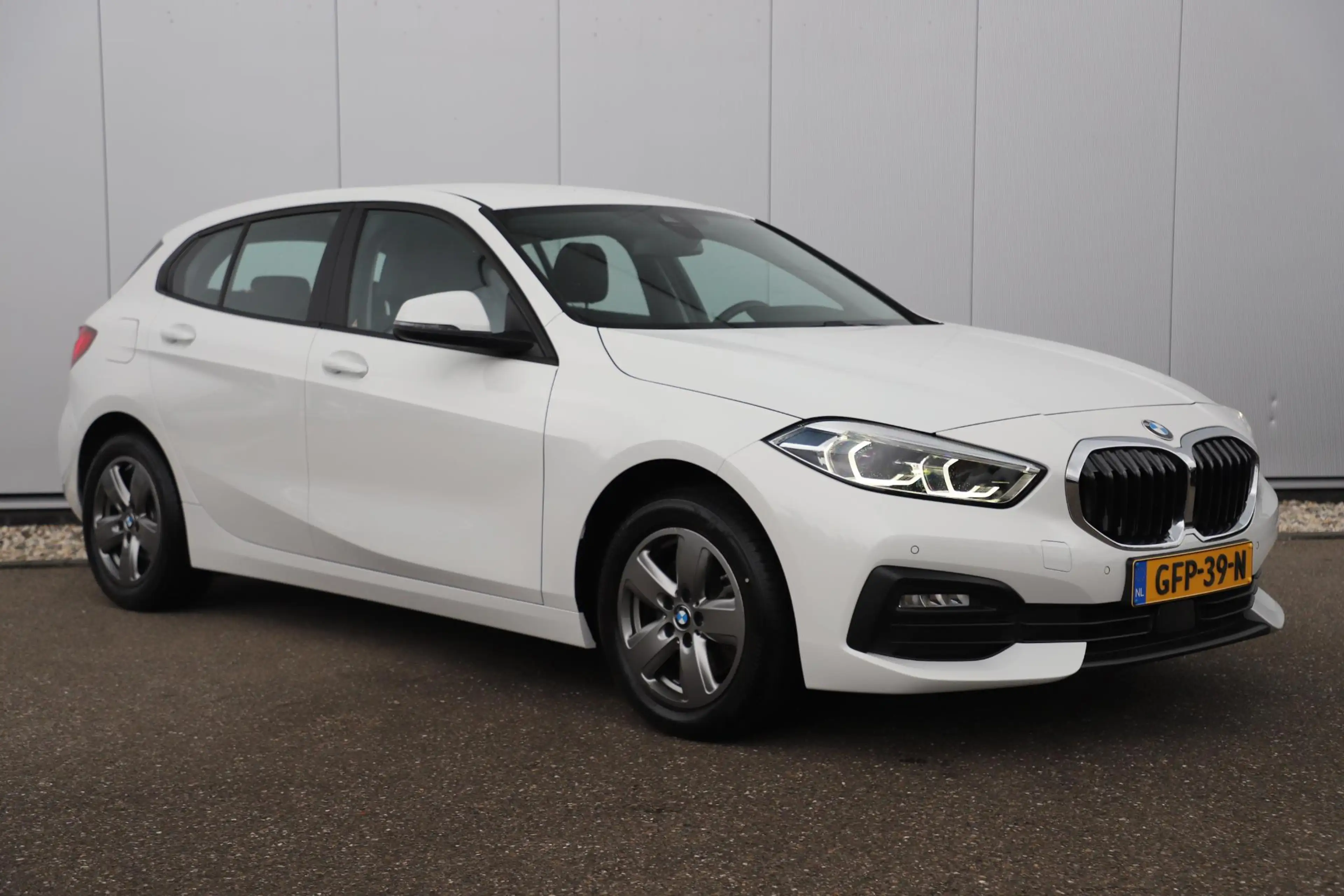 BMW 116 1-serie 116i Lesauto ! Sportstoelen Navigatie LED — photo 3