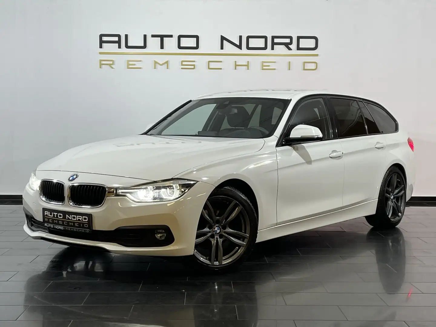 BMW 320 d Touring*Leder*LED*Shadow*AHK*M-Lenkrad* Blanc - 1