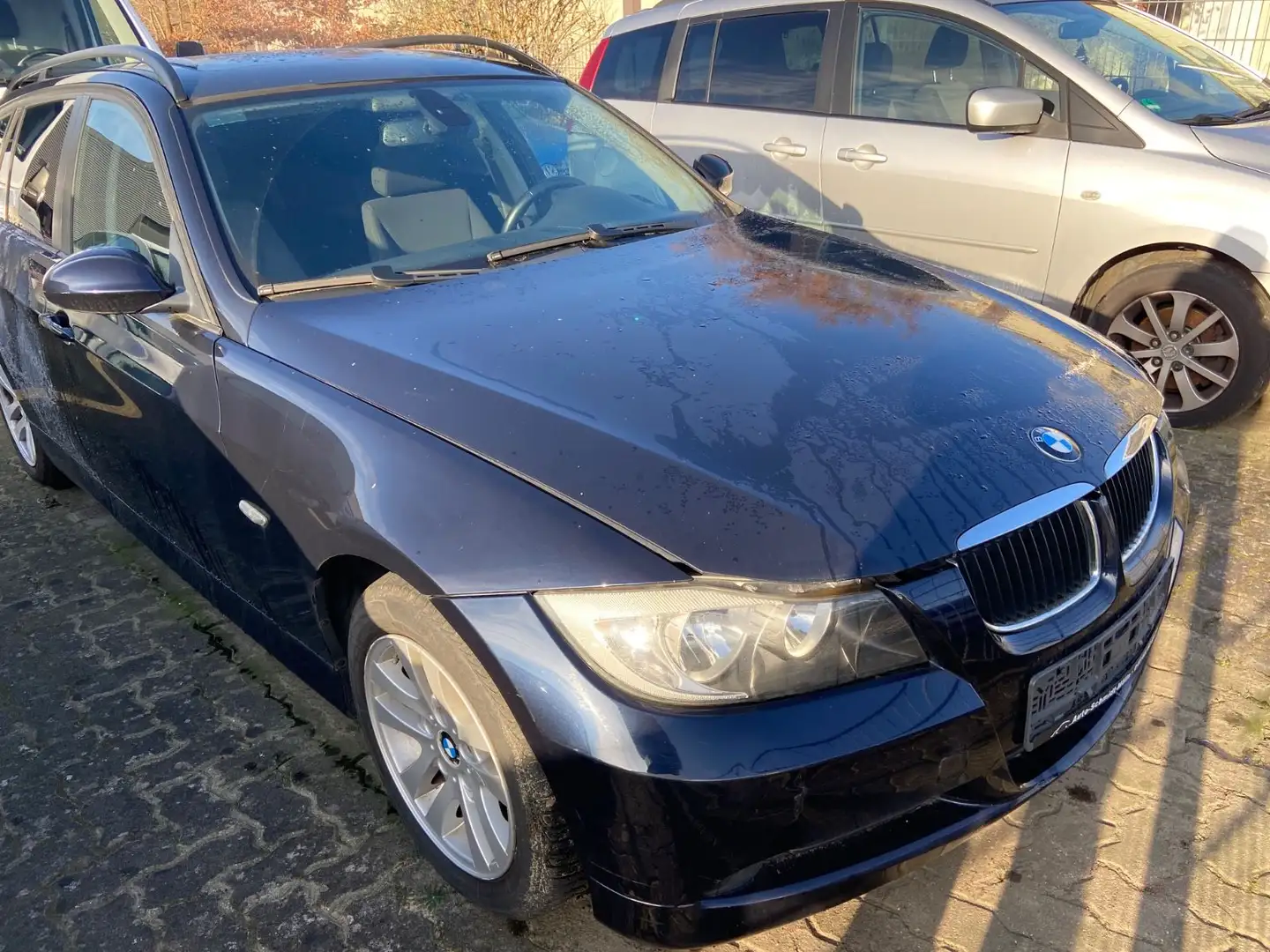 BMW 318 i touring Blau - 2