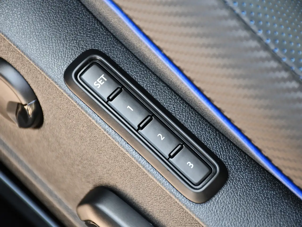 Volkswagen Golf R снимка Volkswagen Golf R