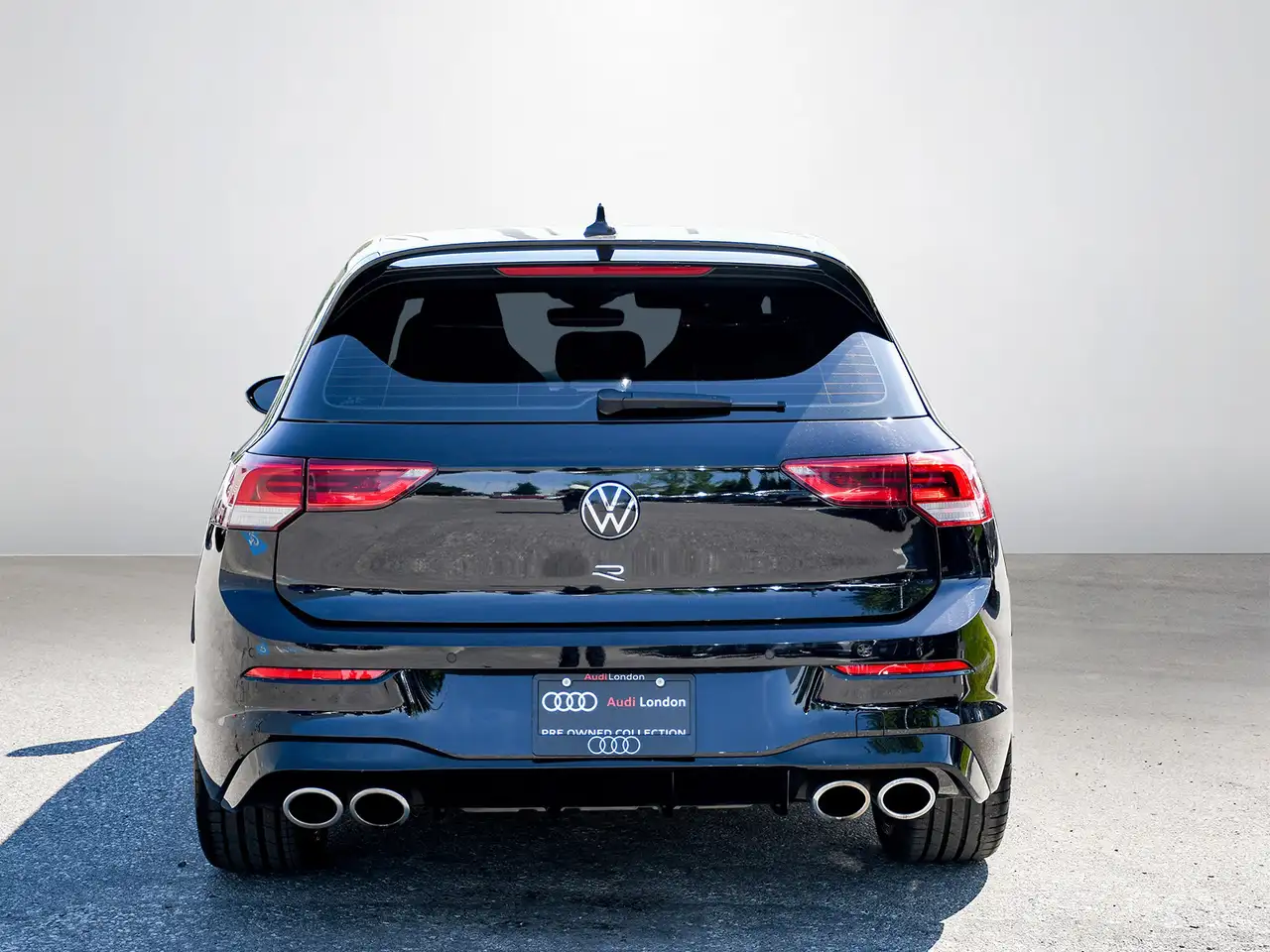 Volkswagen Golf R снимка Volkswagen Golf R