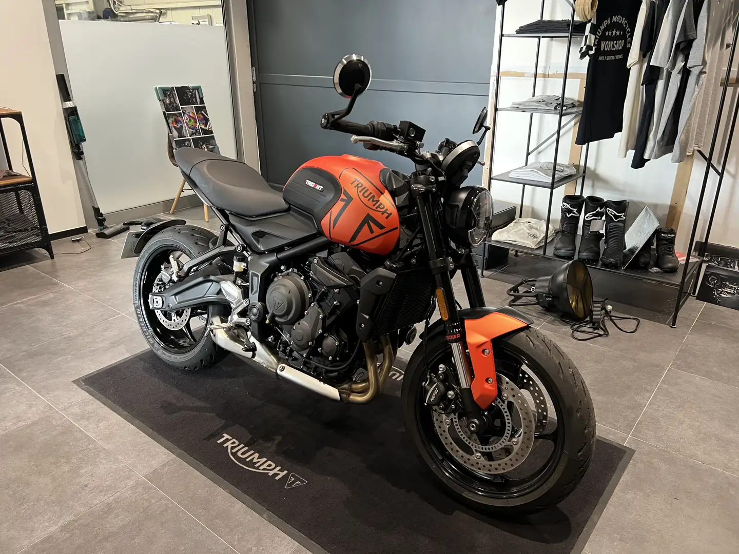 Triumph Trident 660 Orange - 2
