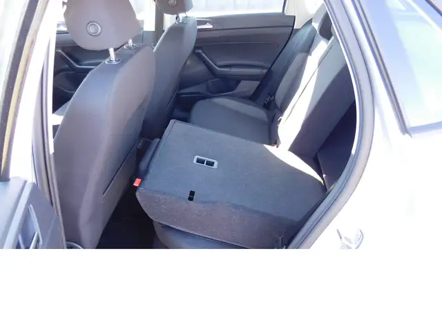 Volkswagen Polo view 13