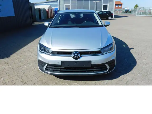 Volkswagen Polo view 3