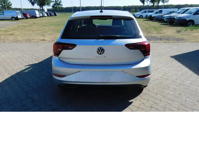 Volkswagen Polo view 4