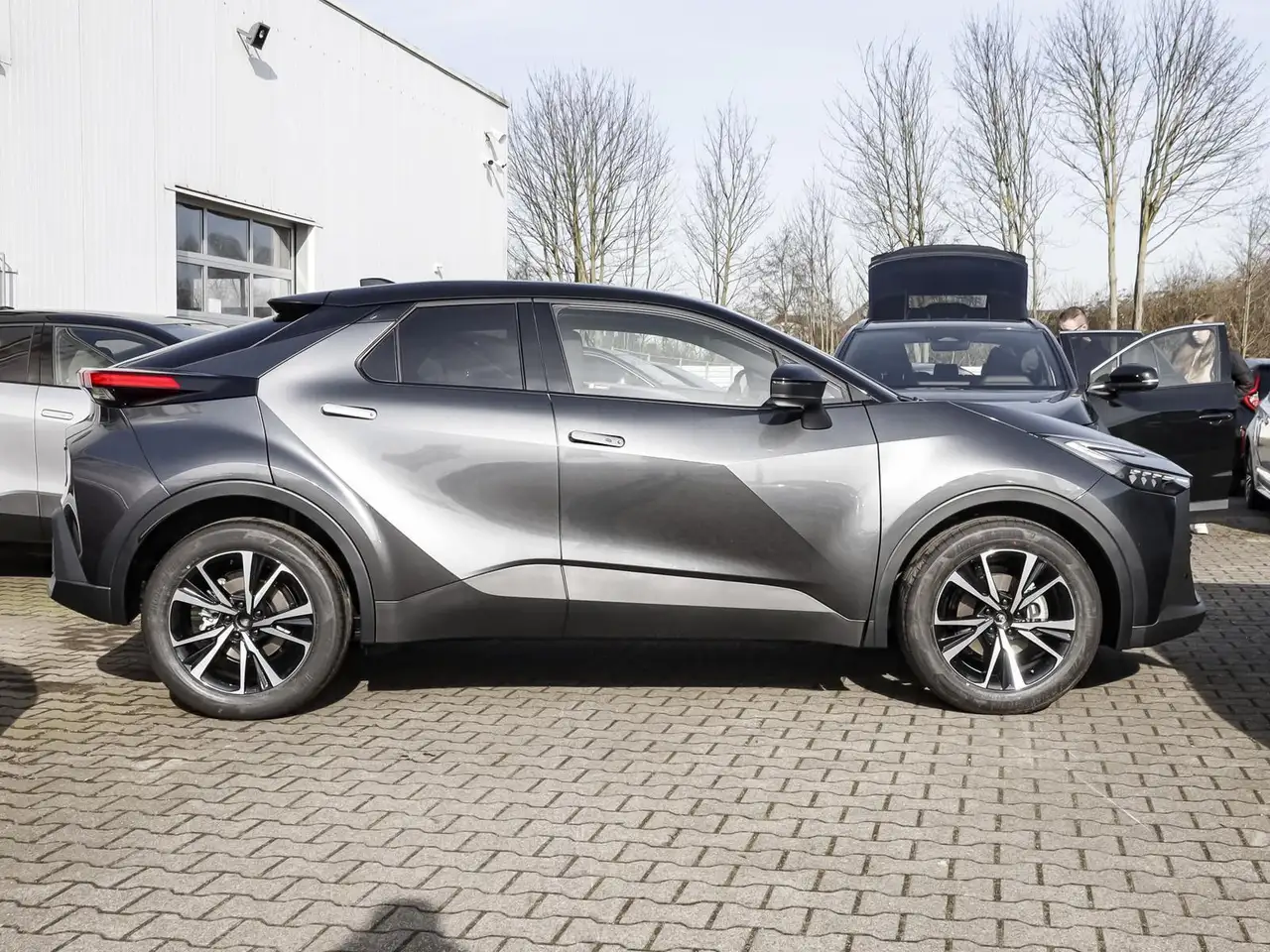 Toyota C-HR 1.8 Hybrid Teamplayer NAVI SHZ PDC KLIMA BT 3