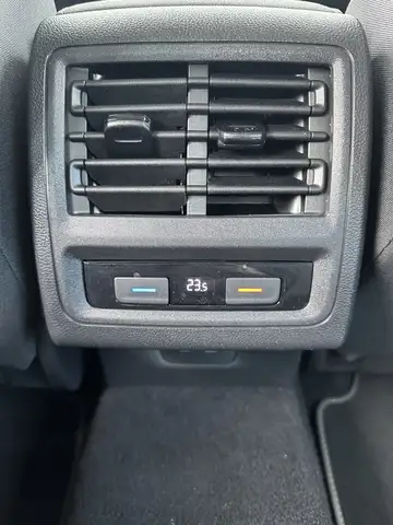 Volkswagen Golf view 17