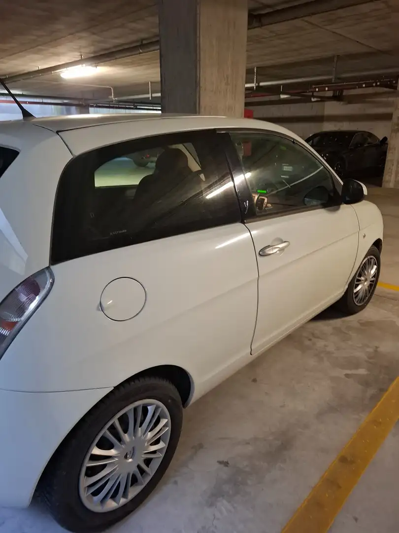 Lancia Ypsilon Ypsilon II 2007 1.2 8v Argento Bianco - 2
