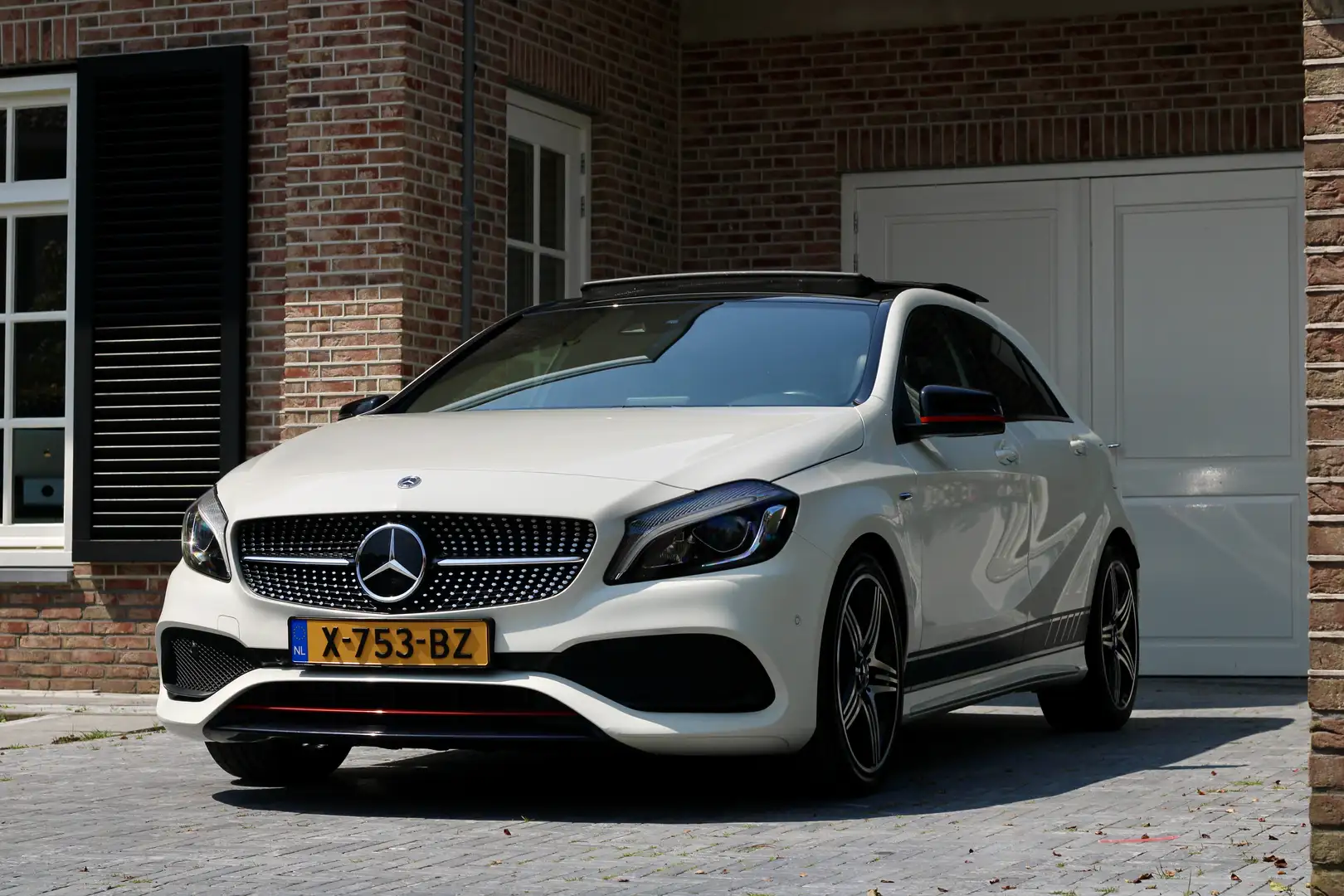 Mercedes-Benz A 250 Sport Prestige AMG Pano Carplay Alb - 1