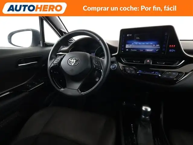 Toyota C-HR view 14