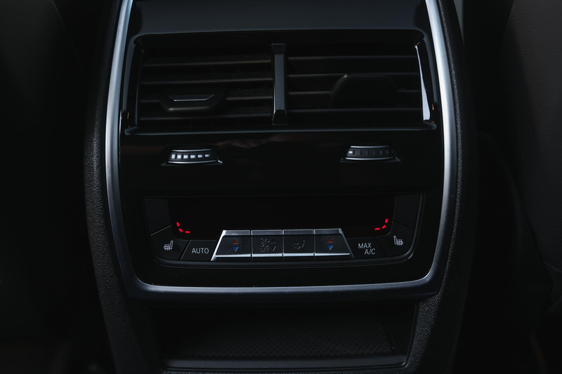 BMW X5 xDrive50e M Sport Automaat / Panoramadak / Trekhaa — photo 13