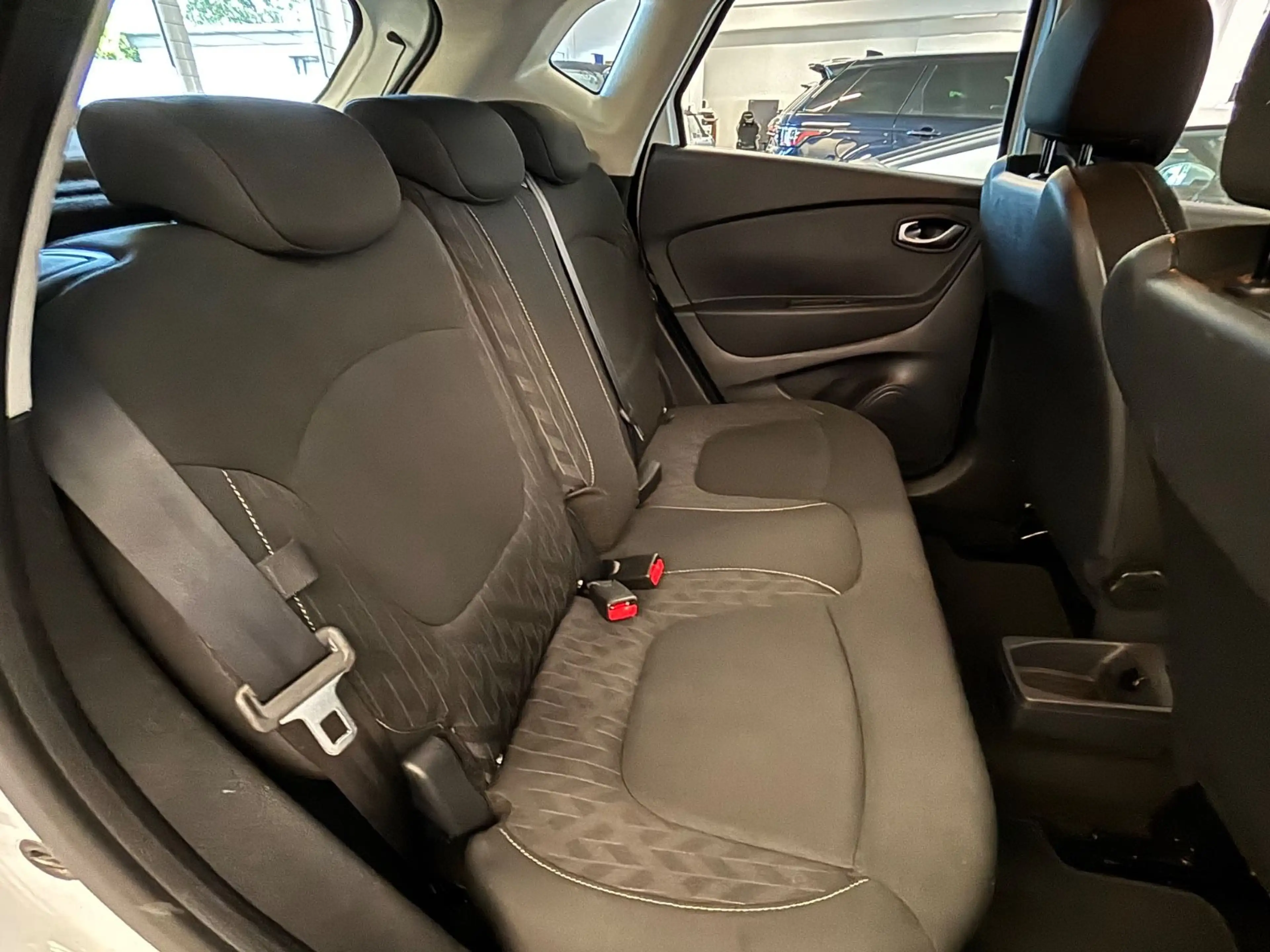 Renault Captur Limited — photo 6