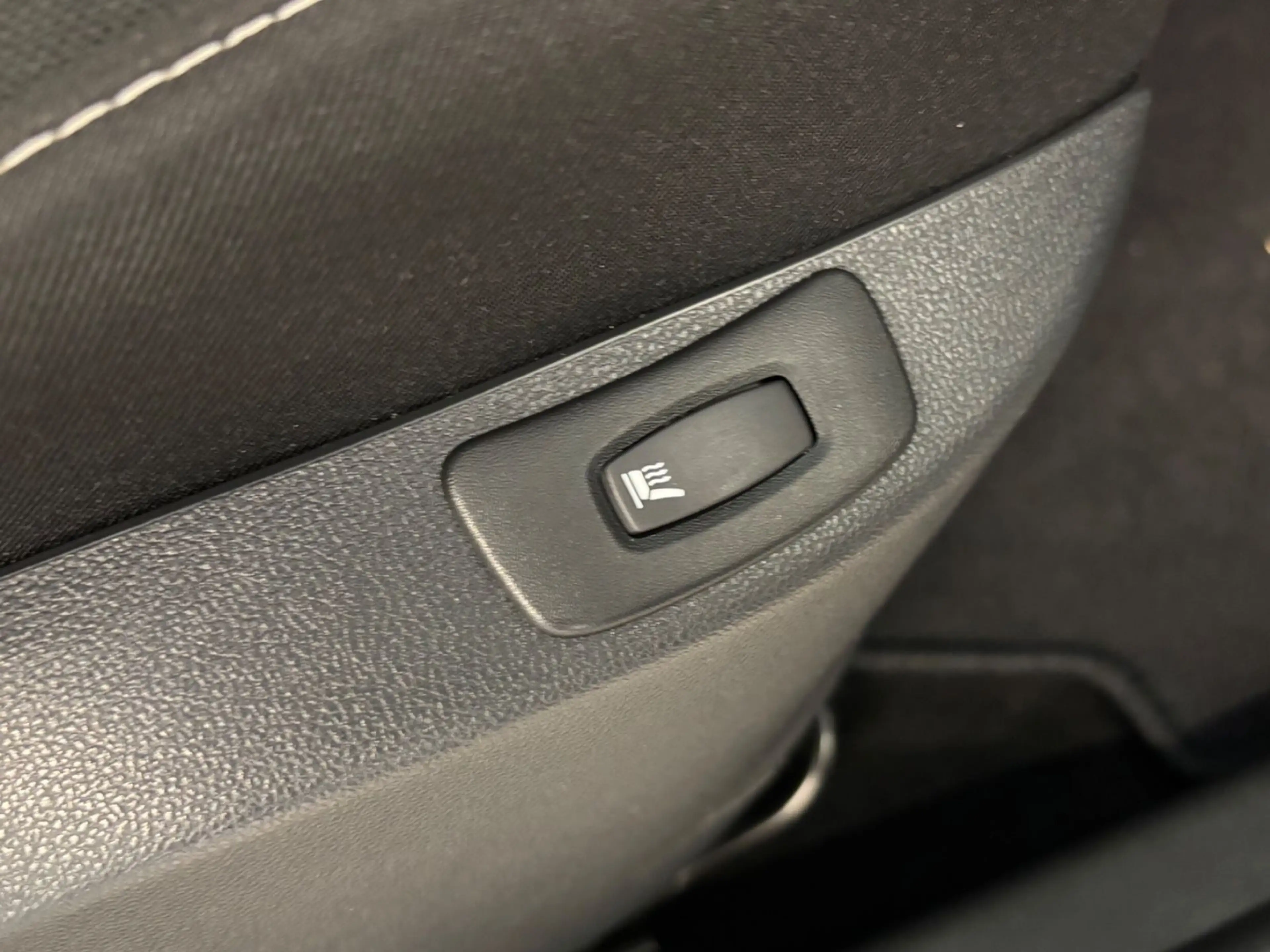 Renault Captur Limited — photo 14