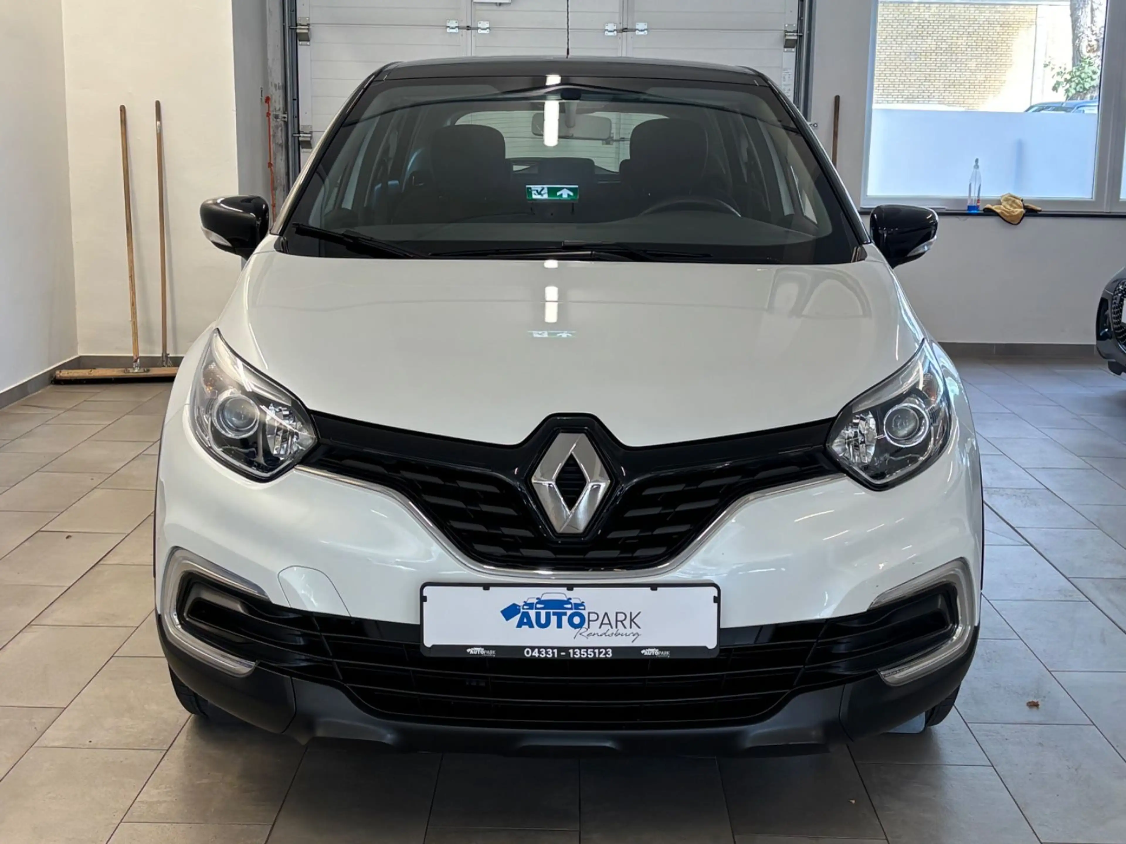 Renault Captur Limited — photo 2