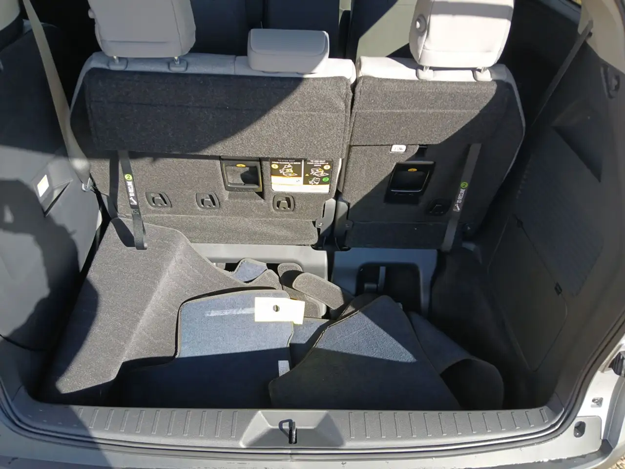 Toyota Sienna снимка Toyota Sienna