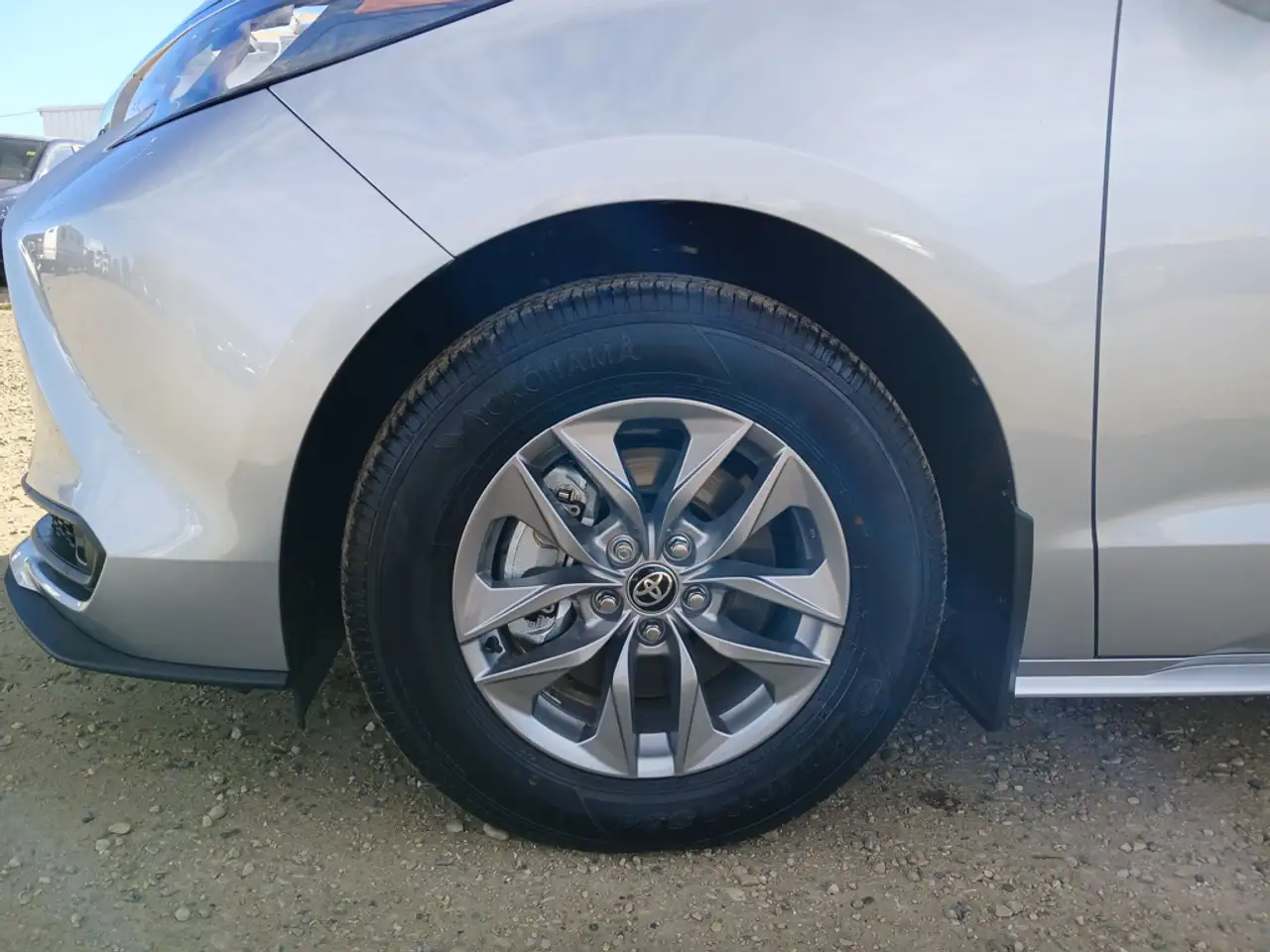 Toyota Sienna снимка Toyota Sienna