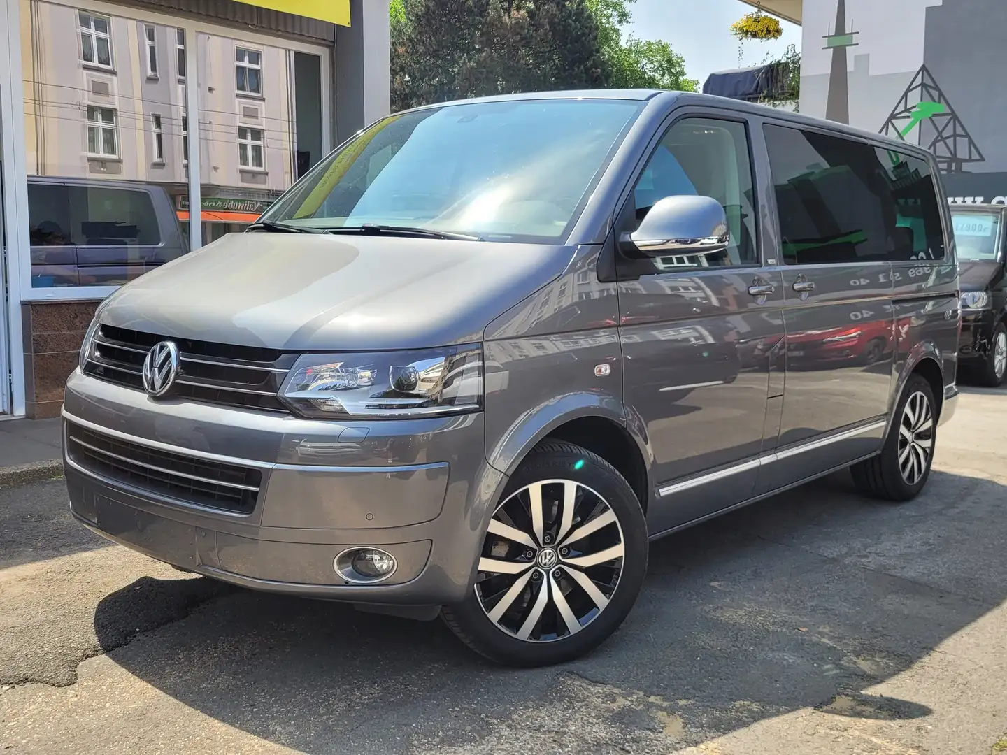 Volkswagen T5 Multivan Multivan Cup*Leder-Alc*Xen*S-Dach*18"*Stdh*Navi*BT Grau - 2