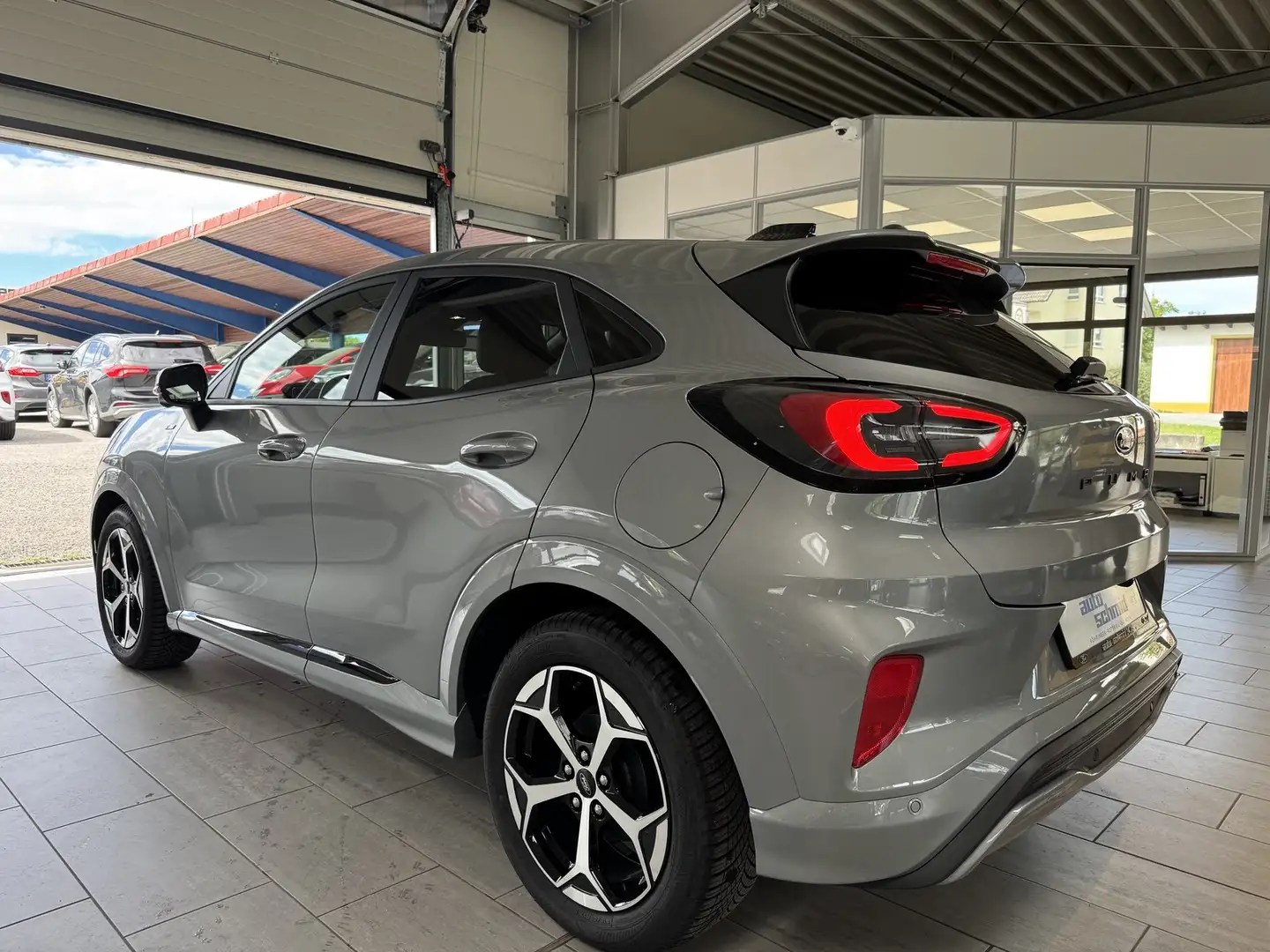 Ford Puma ST-Line X Aut. + Panorama + Fahrerassistenz Silber - 2
