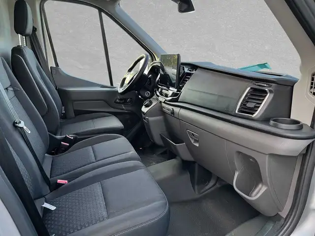 Ford Transit view 3