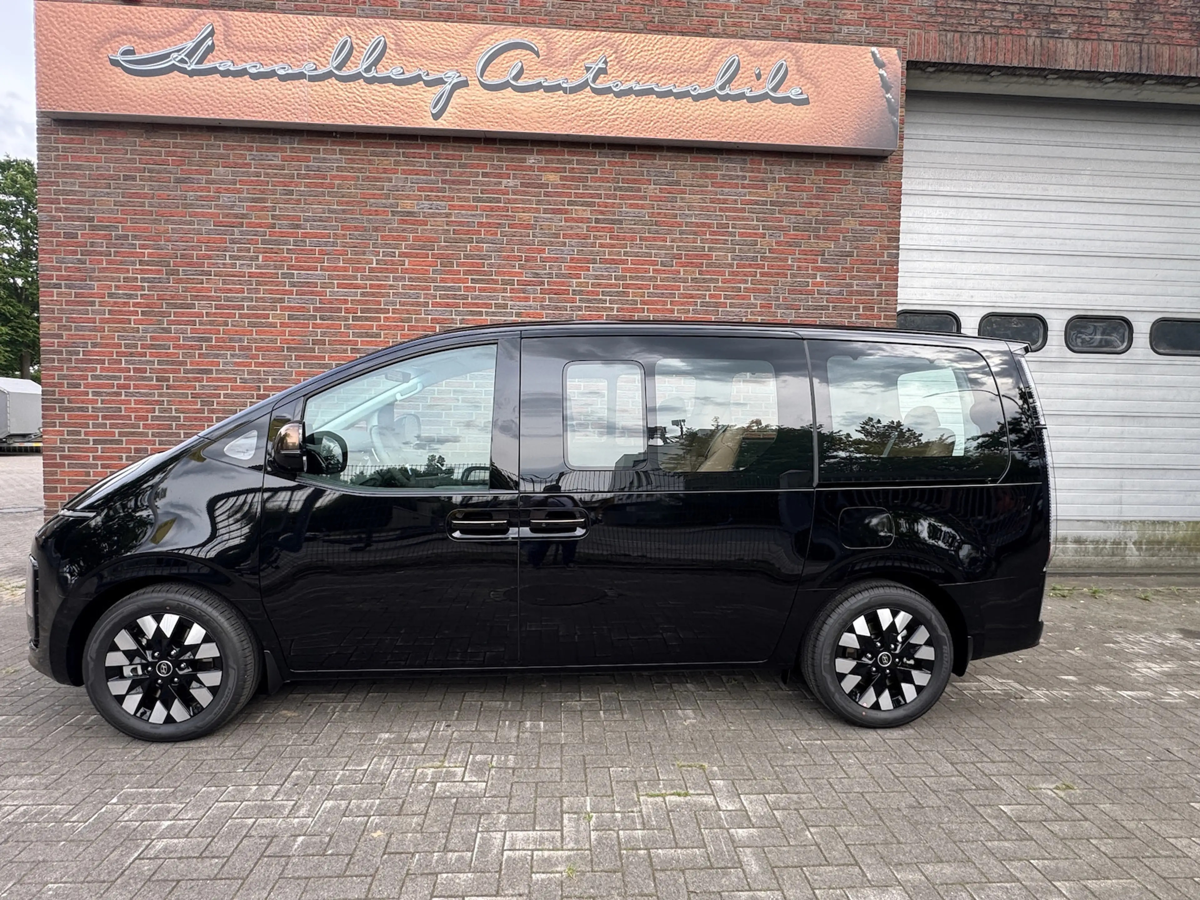 Hyundai STARIA Premium Luxus auf 7 Sitzen Siebenschön — photo 2
