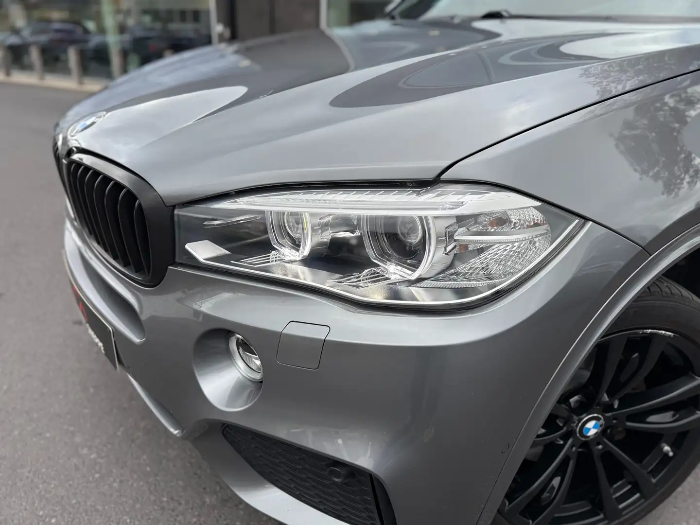 BMW X5 xDrive40e //M-Sport // Pano Silber - 2