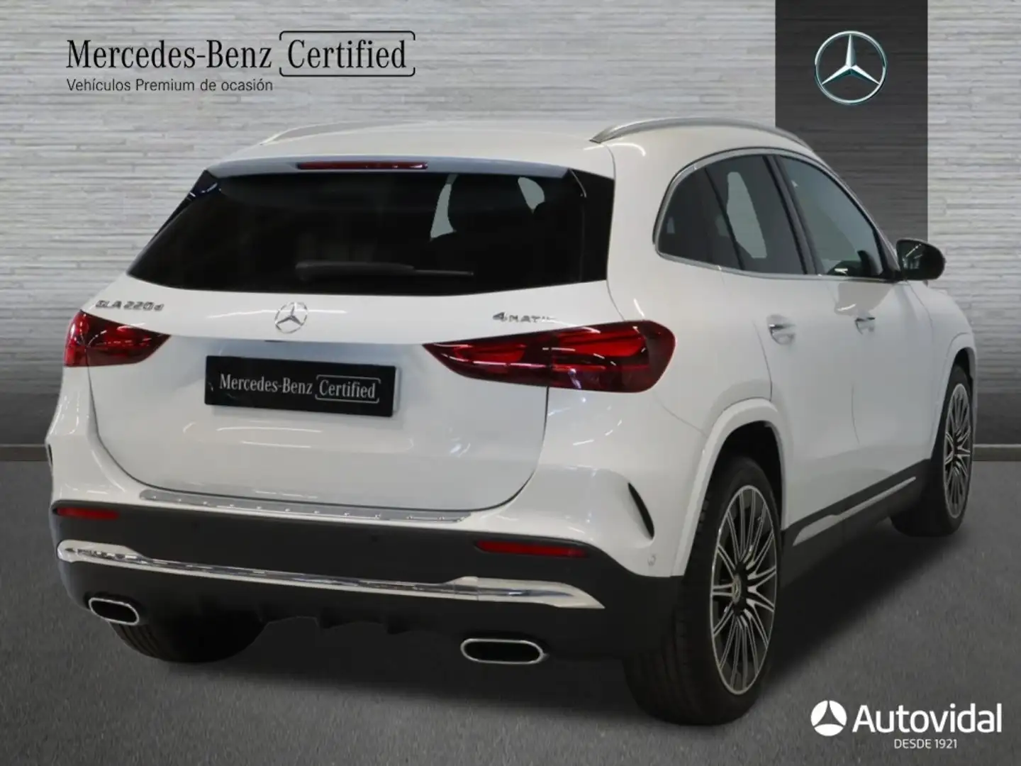 Mercedes-Benz GLA 220 D DCT 4MATIC 190 5P Gris - 2