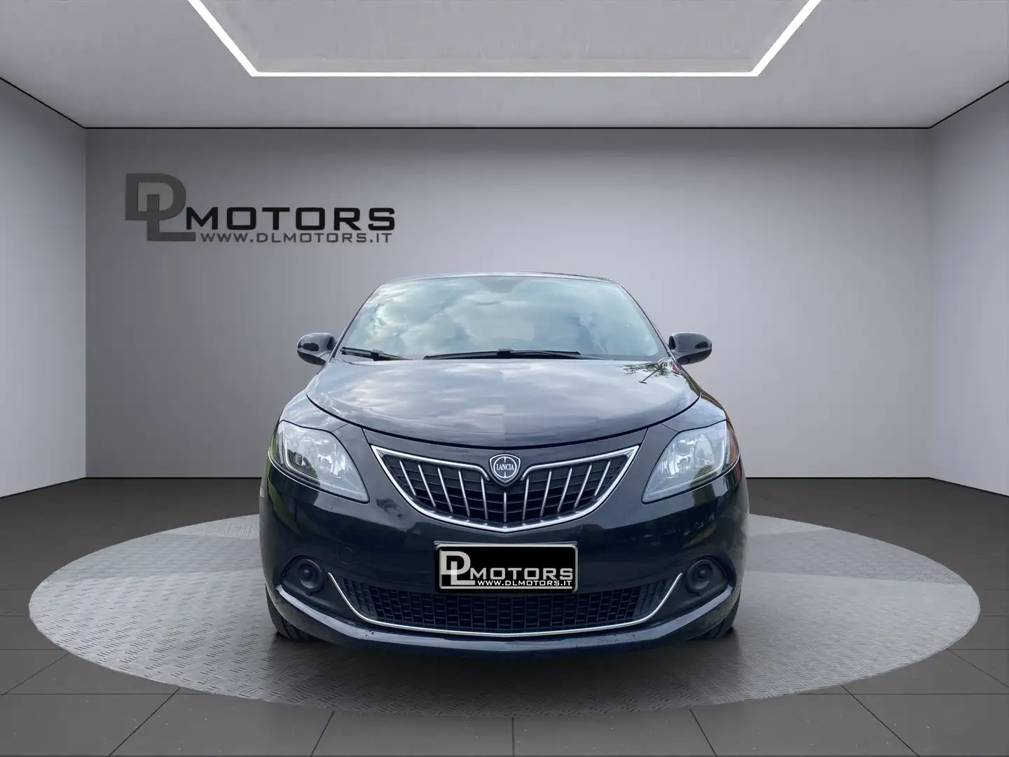 Lancia Ypsilon HYBRID, 1.0 69 CV, NEOPATENTATI, P.CONSEGNA! Nero - 2