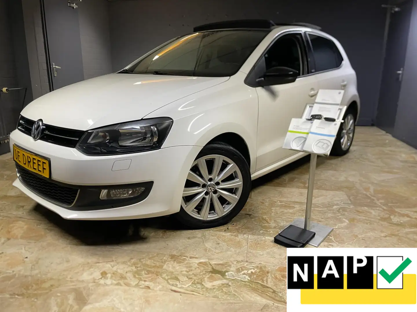 Volkswagen Polo 1.2-12V STIJLE Airco Pano Schuifdak Pdc Lm Velgen Blanc - 1
