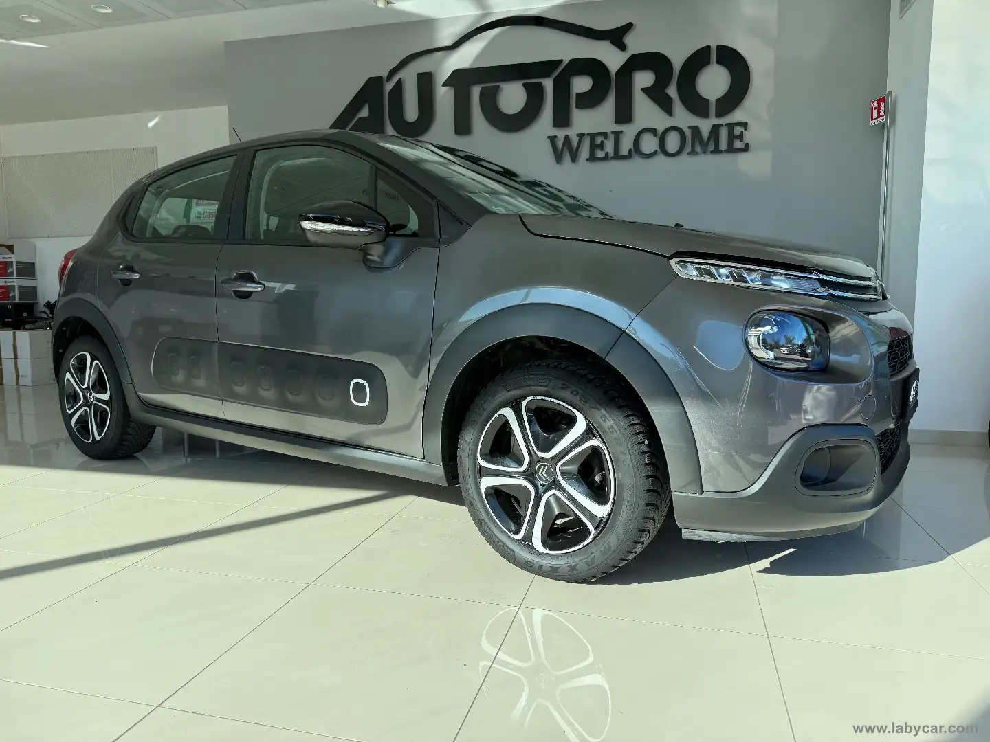 Citroen C3 PureTech 82 Shine Grigio - 2