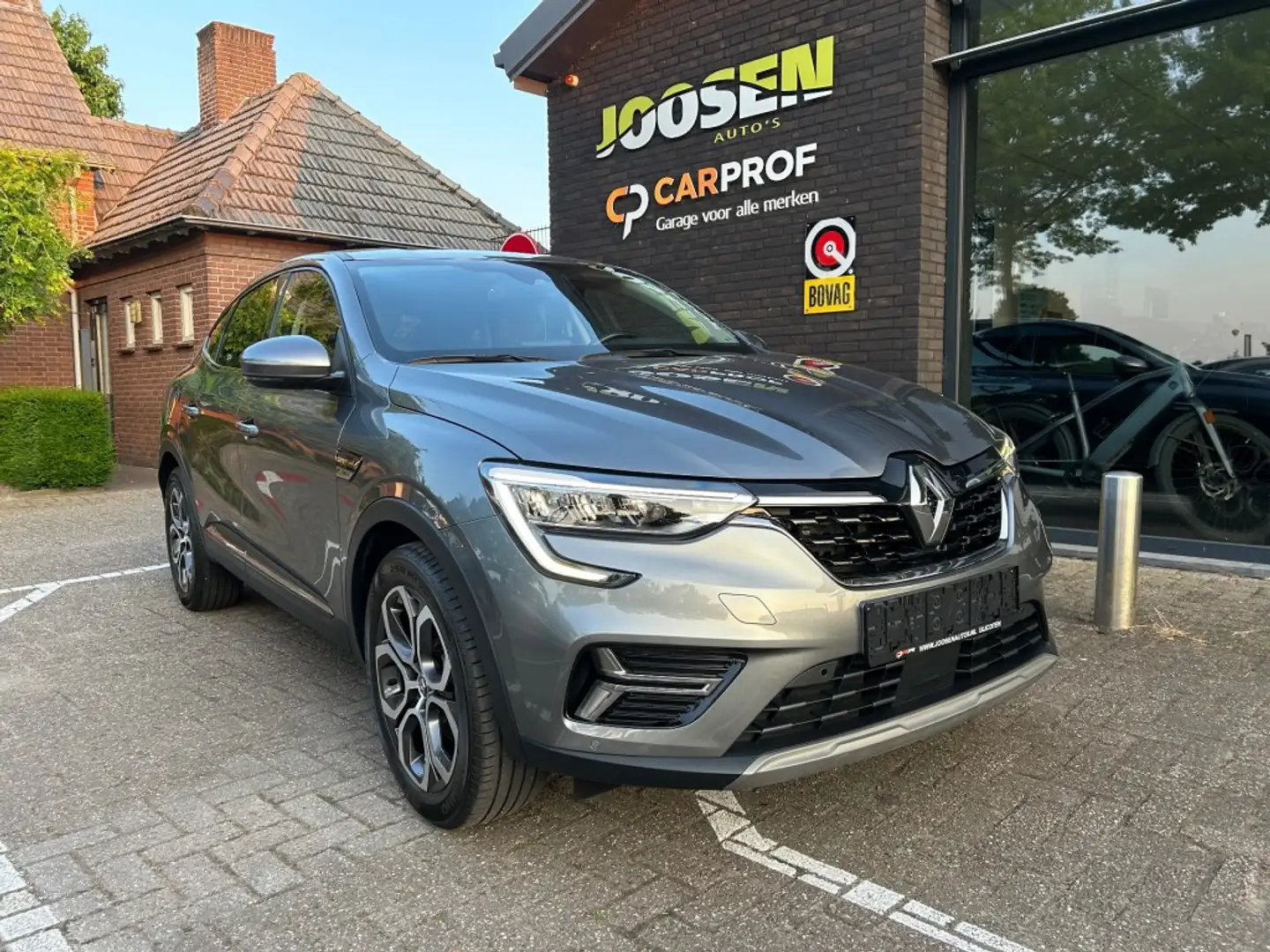 Renault Arkana 1.6 E-T H 145 INTENS Grijs - 1