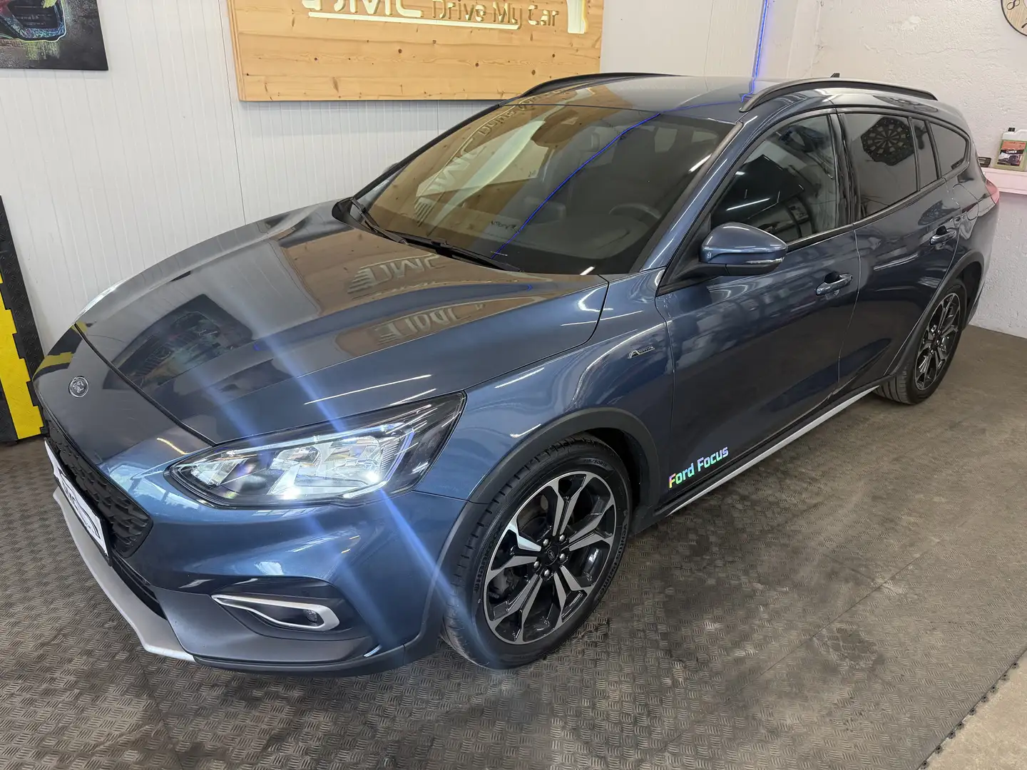 Ford Focus Focus Traveller 1,0 EcoBoost Active X Active X Blau - 2