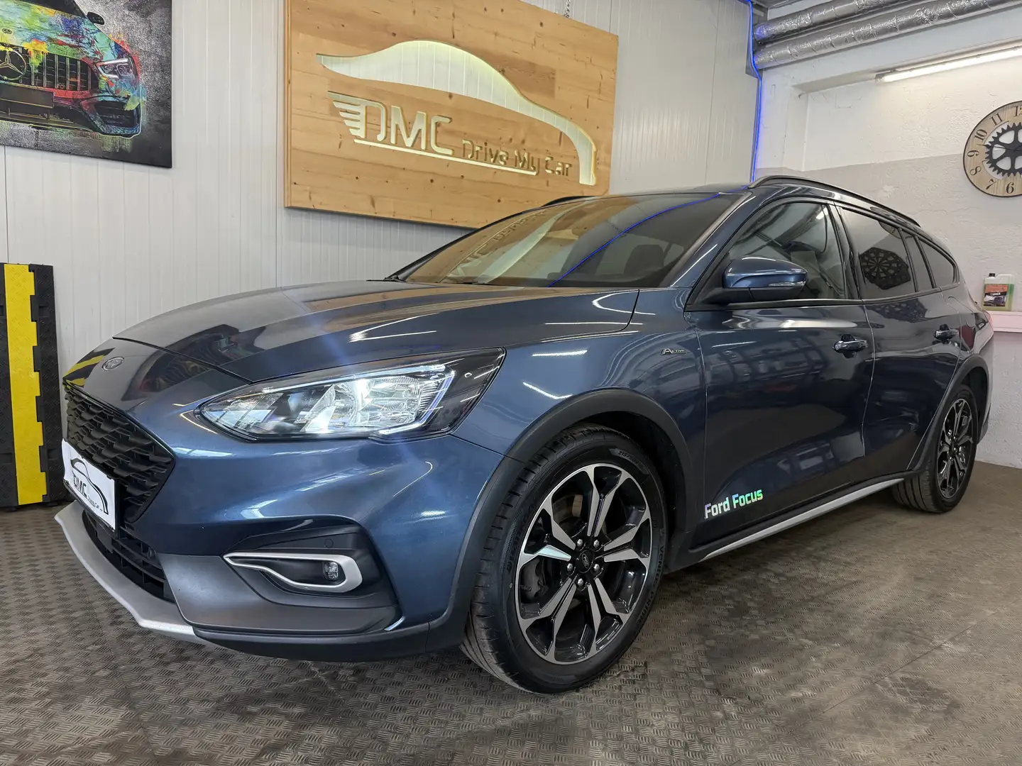 Ford Focus Focus Traveller 1,0 EcoBoost Active X Active X Blau - 1