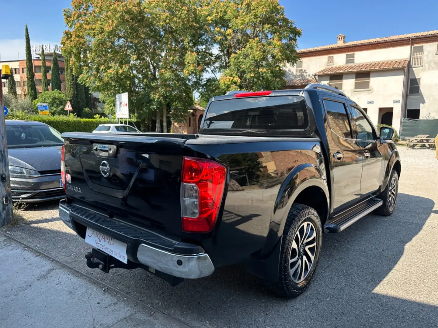 Nissan Navara 2.3 dCi 4WD Double Cab IVA ESCLUSA Nero - 2