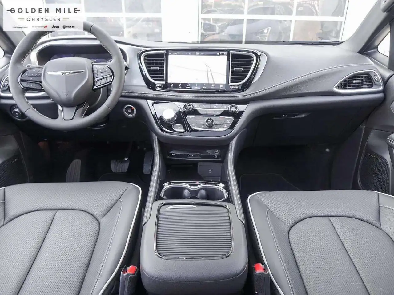 Chrysler Pacifica снимка Chrysler Pacifica