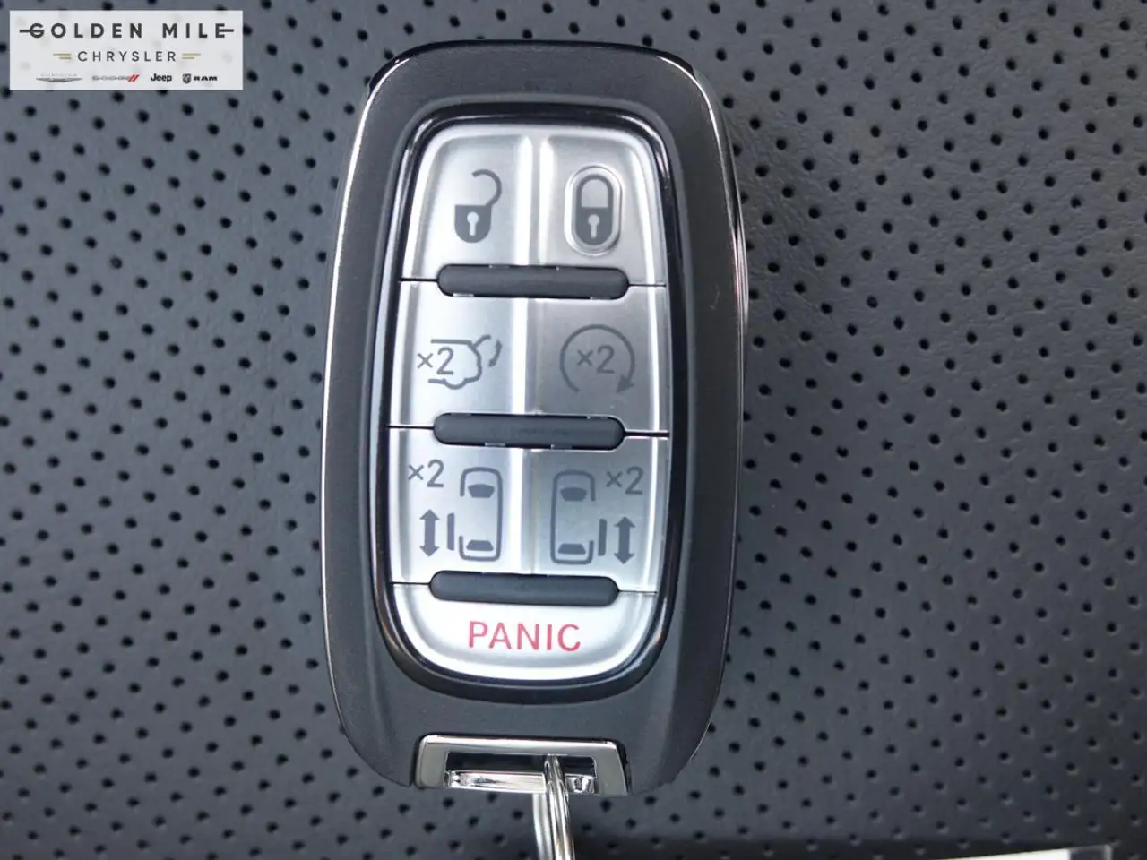 Chrysler Pacifica снимка Chrysler Pacifica