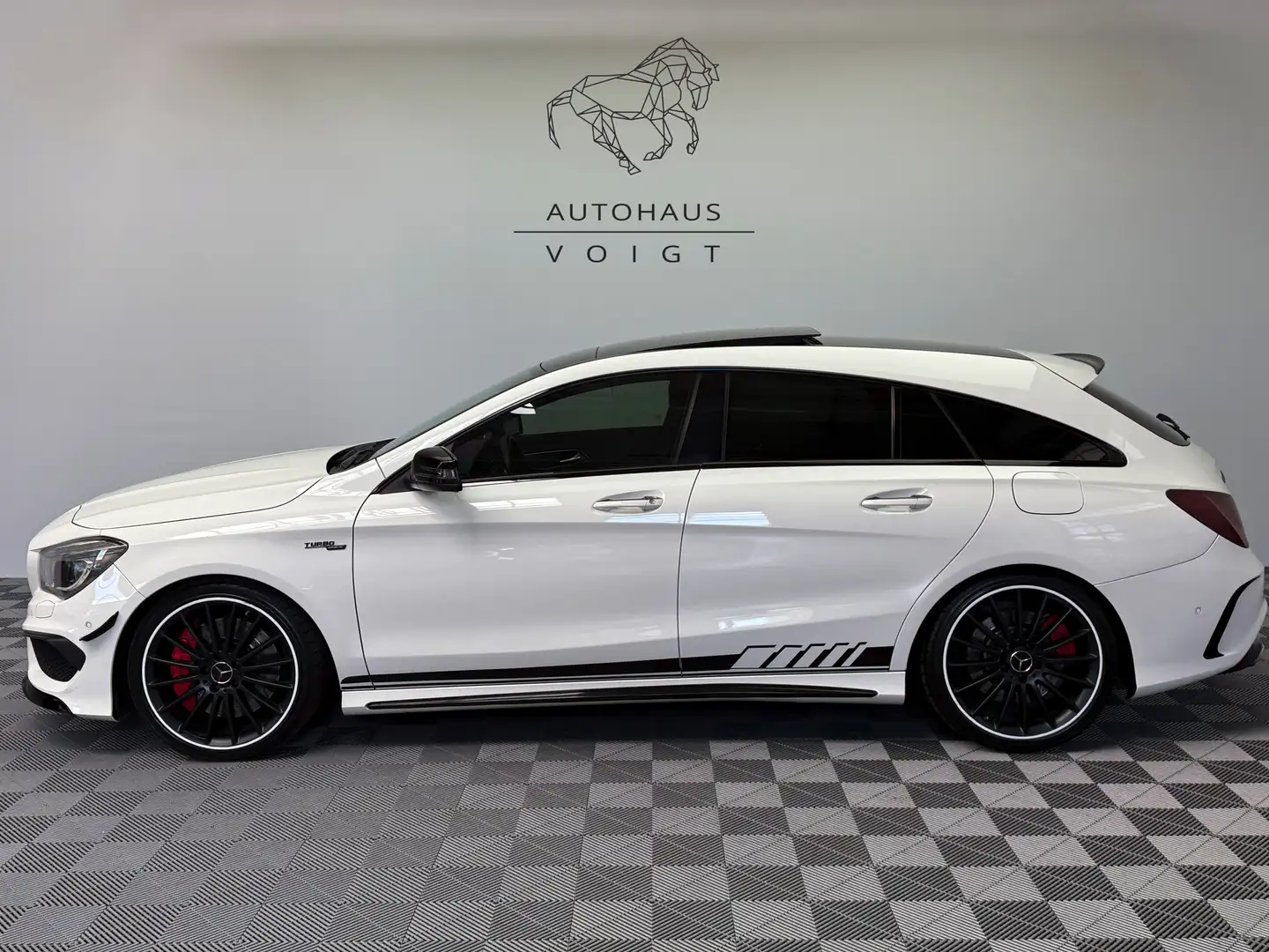 Mercedes-Benz CLA 45 AMG 4Matic|Pano|No-OPF| Blanc - 1
