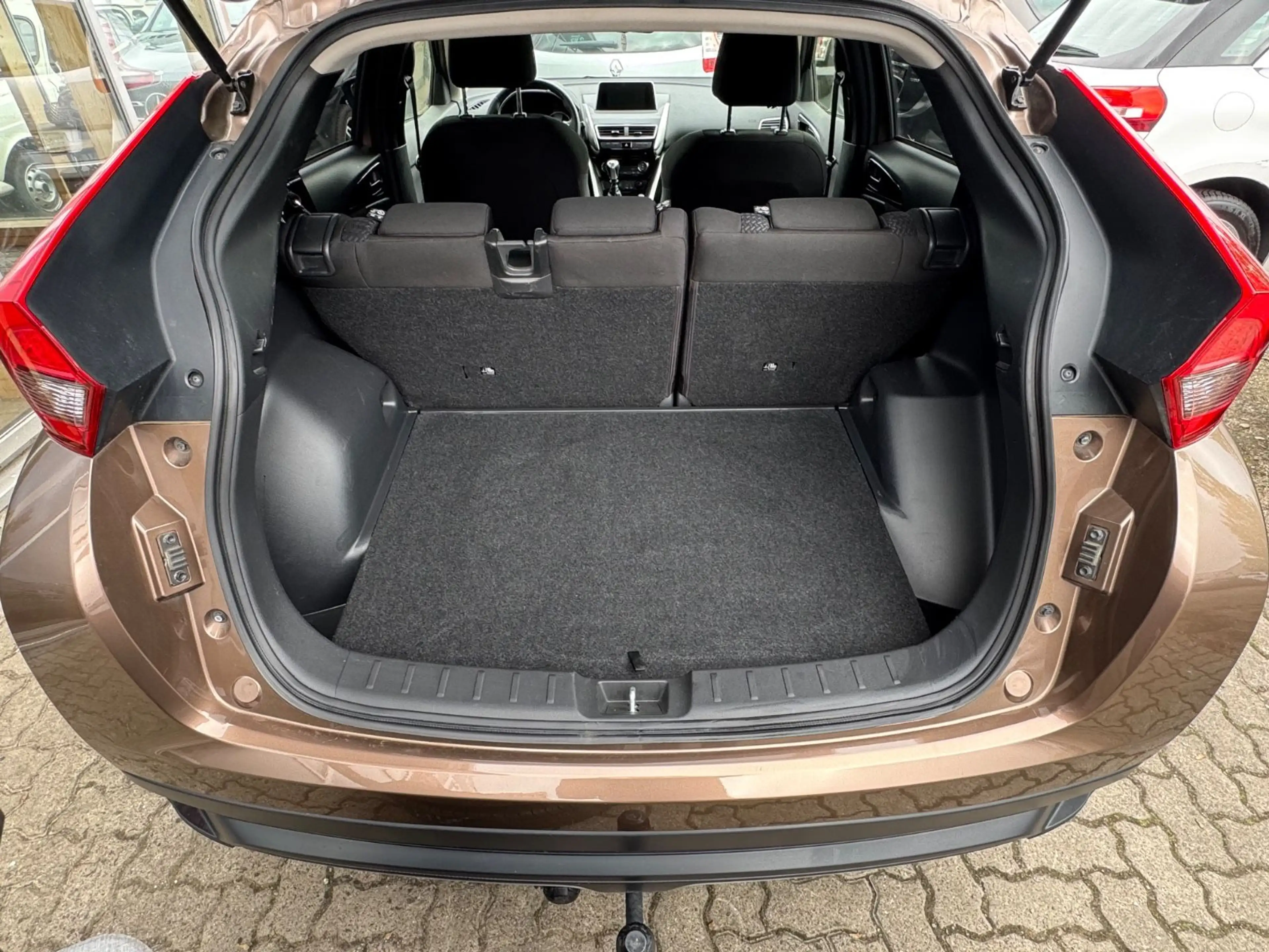 Mitsubishi Eclipse Cross Diamant Edition+ SHZ/AHK/Garantie — photo 15