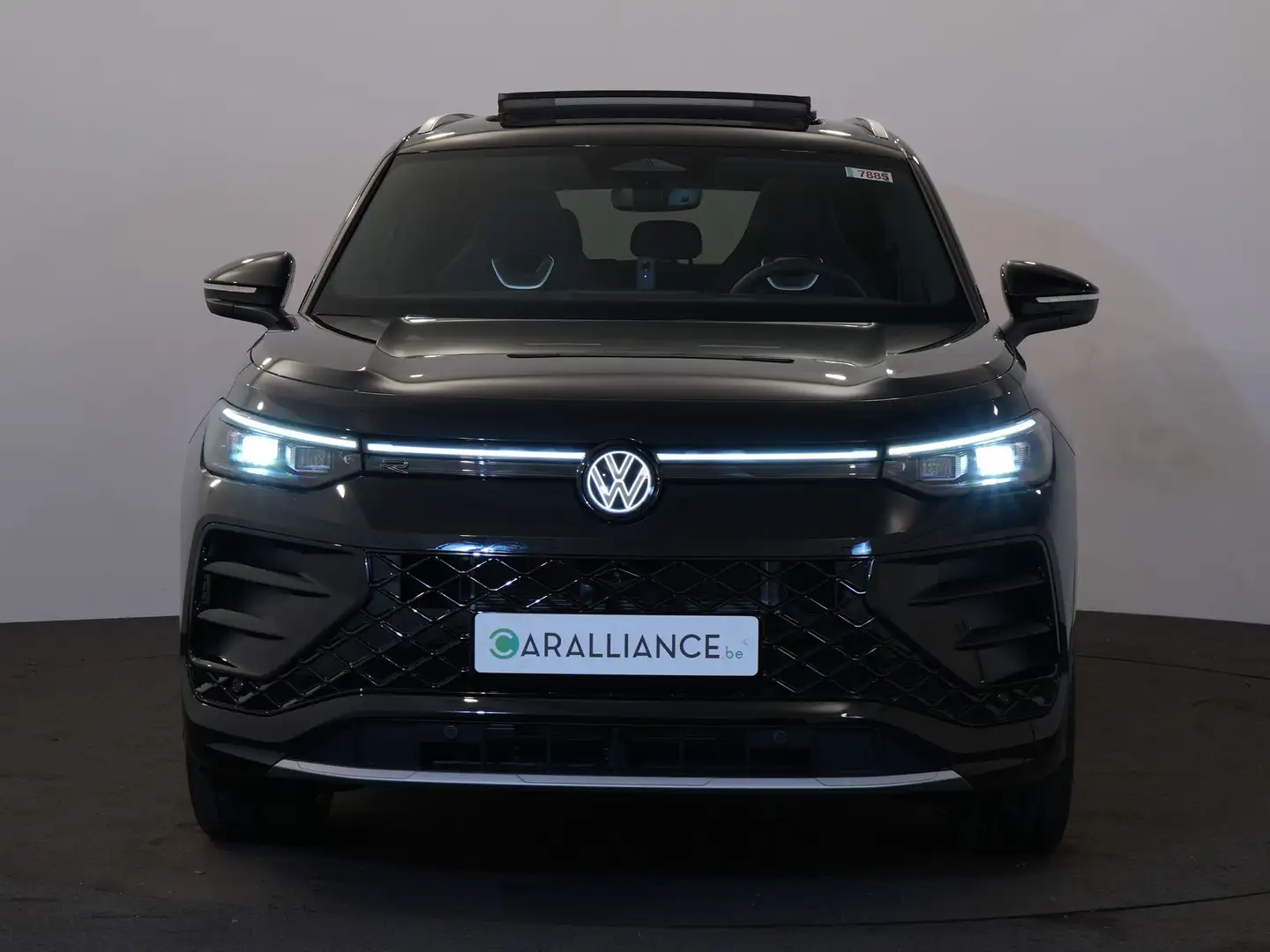 Volkswagen Tayron R-Line 1.5eHybrid|DSG|PANO|ATR|DiscoverNAVI| Zwart - 2