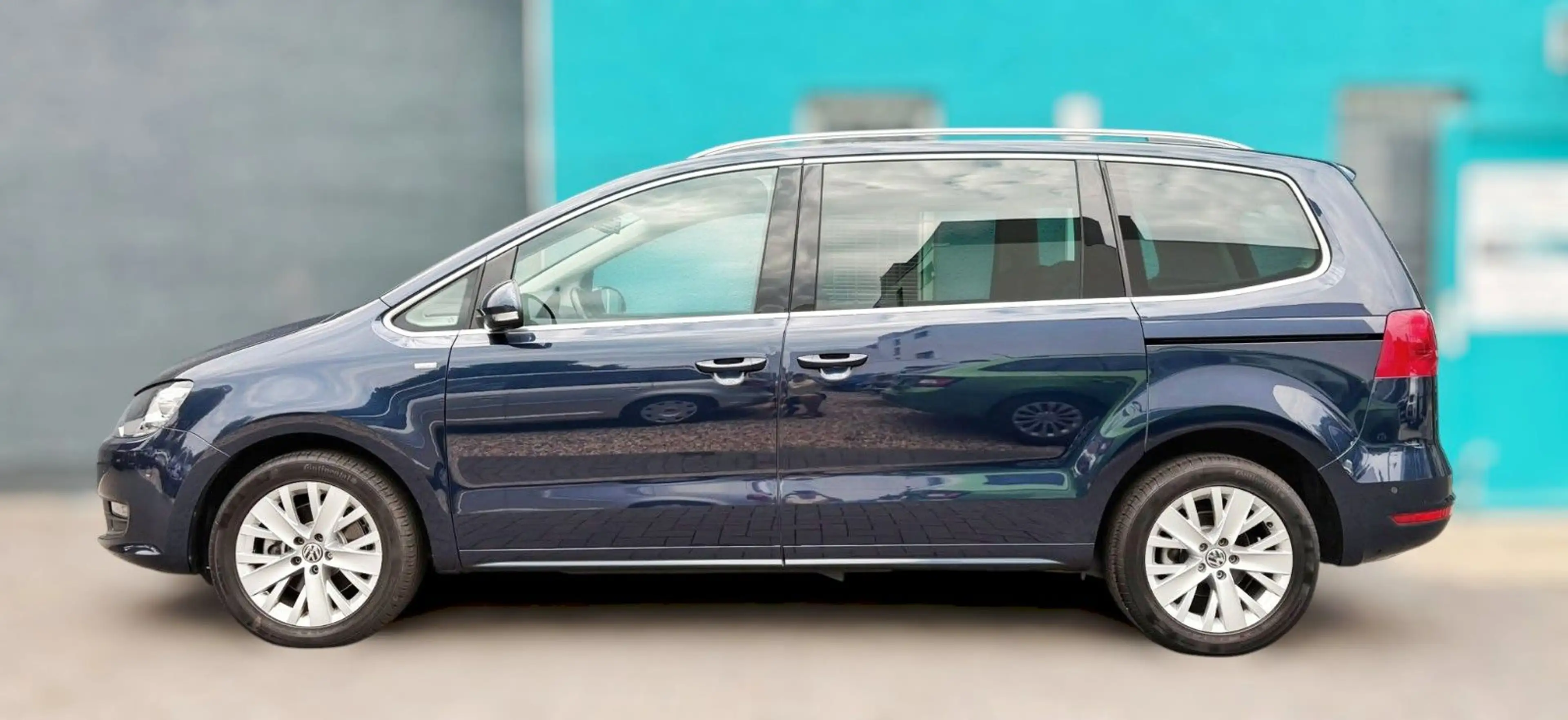 Volkswagen Sharan Life 177 DSG*Ahk*Xenon*Klimaauto*8Räder — photo 6