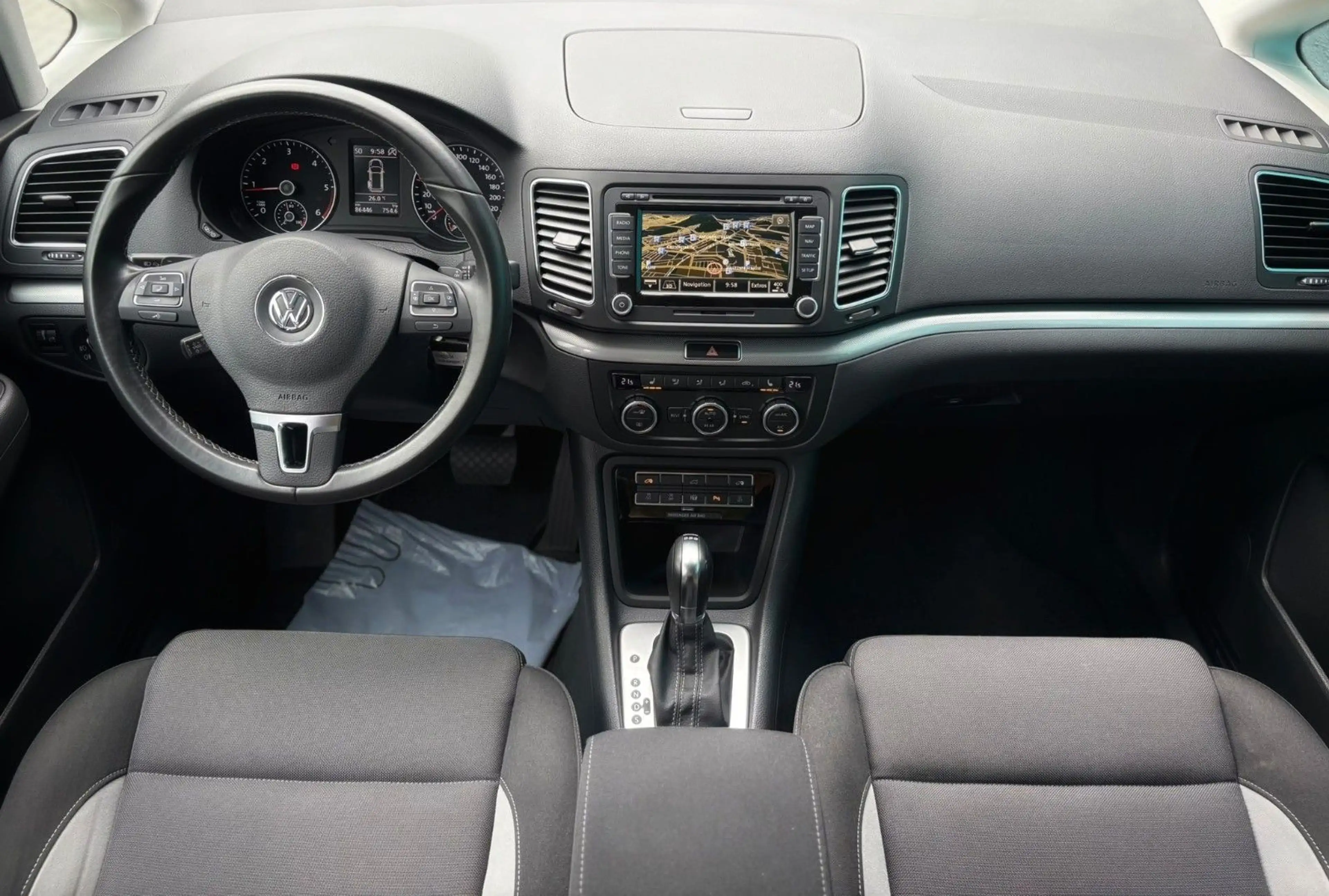 Volkswagen Sharan Life 177 DSG*Ahk*Xenon*Klimaauto*8Räder — photo 14