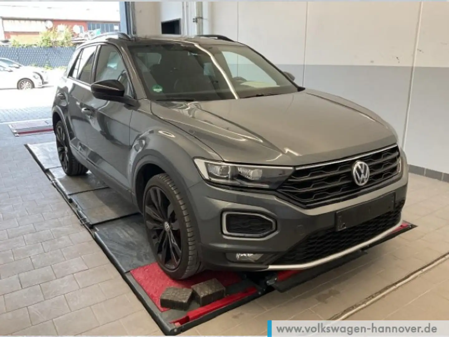 Volkswagen T-Roc 1.5 TSI DSG Sport Black Style Navi AHK 19L Grau - 2