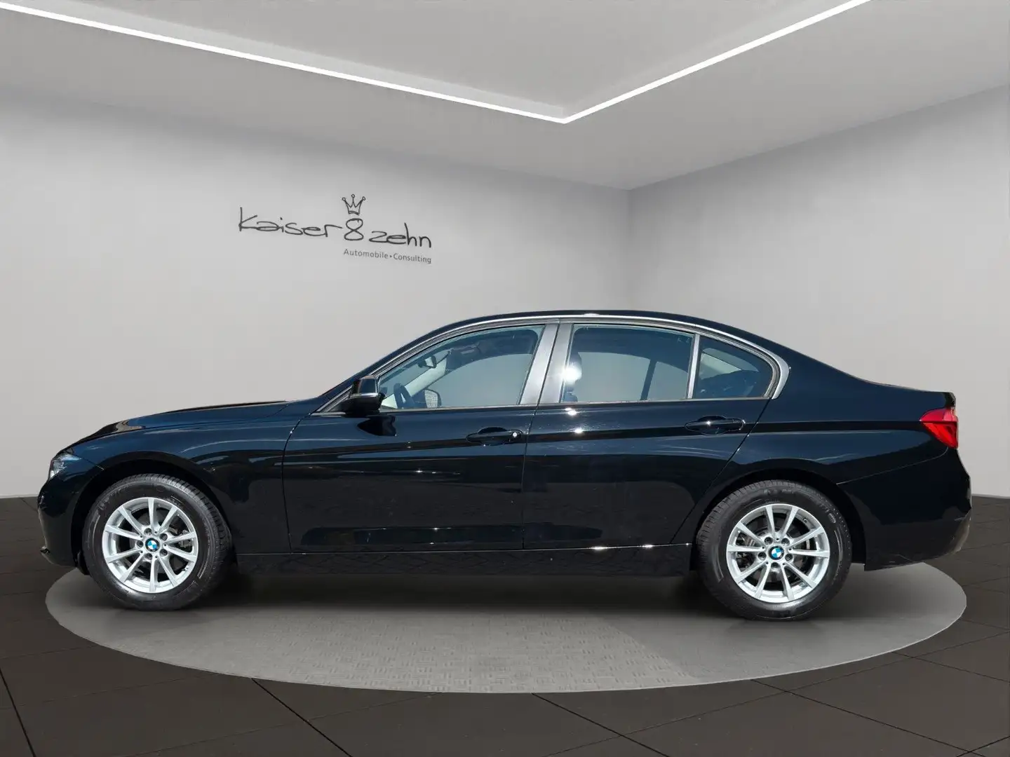 BMW 318 i *1.Hand* *Scheckheftgepflegt* crna - 2