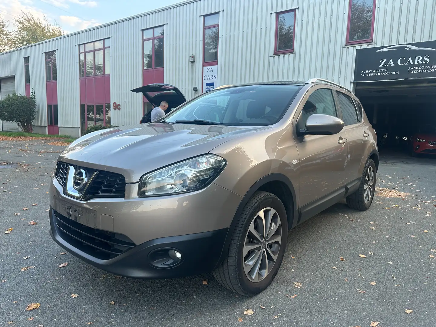 Nissan Qashqai Qashqai 2.0i 4WD Executive+18'' CVT Beige - 1