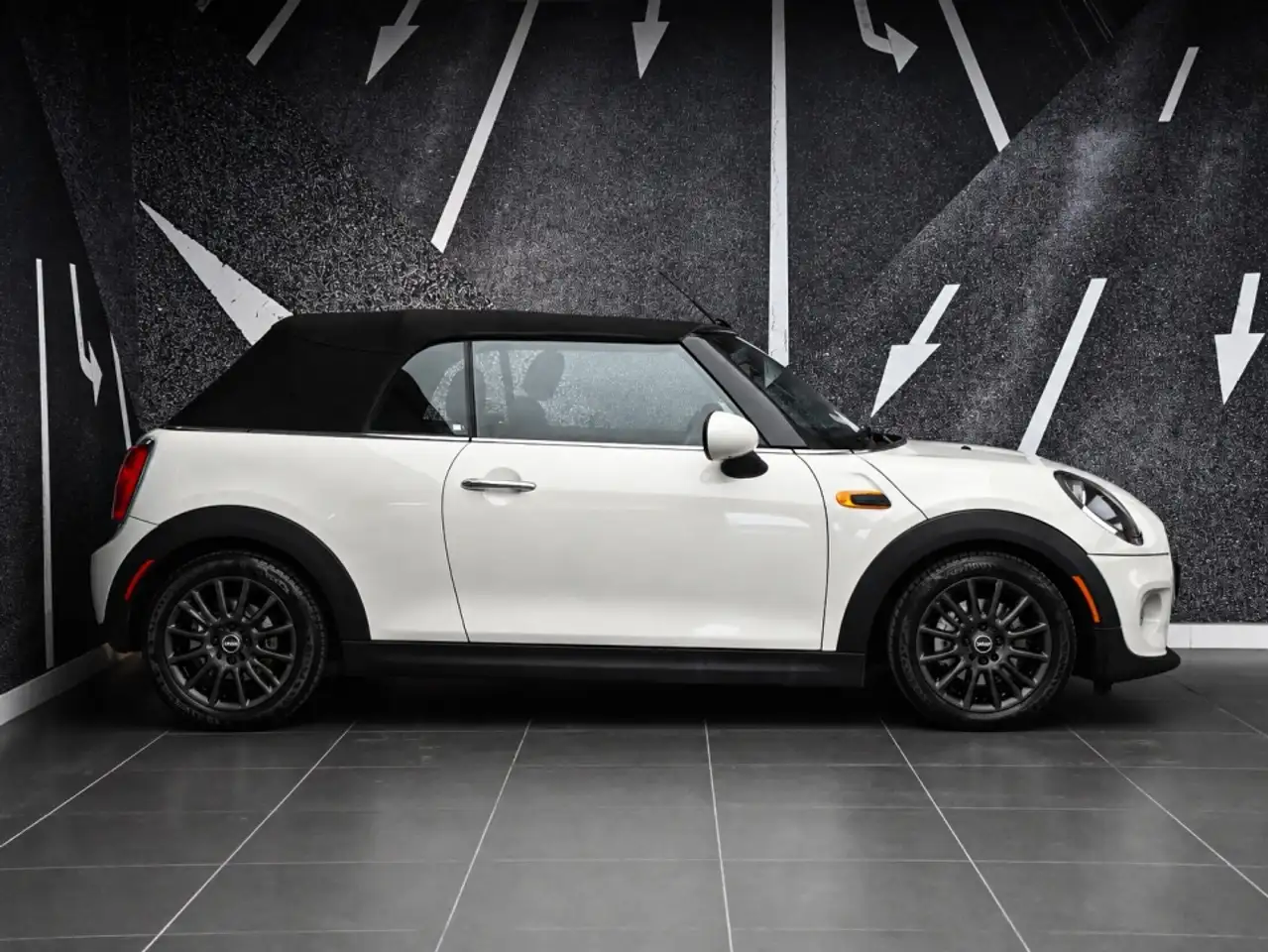 MINI Cooper Convertible снимка MINI Cooper Convertible
