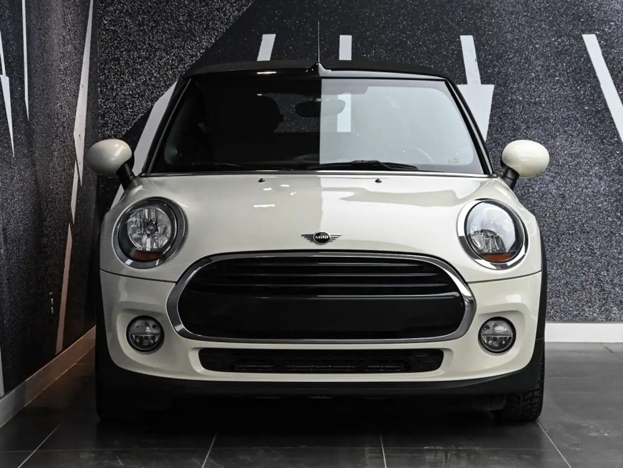 MINI Cooper Convertible снимка MINI Cooper Convertible